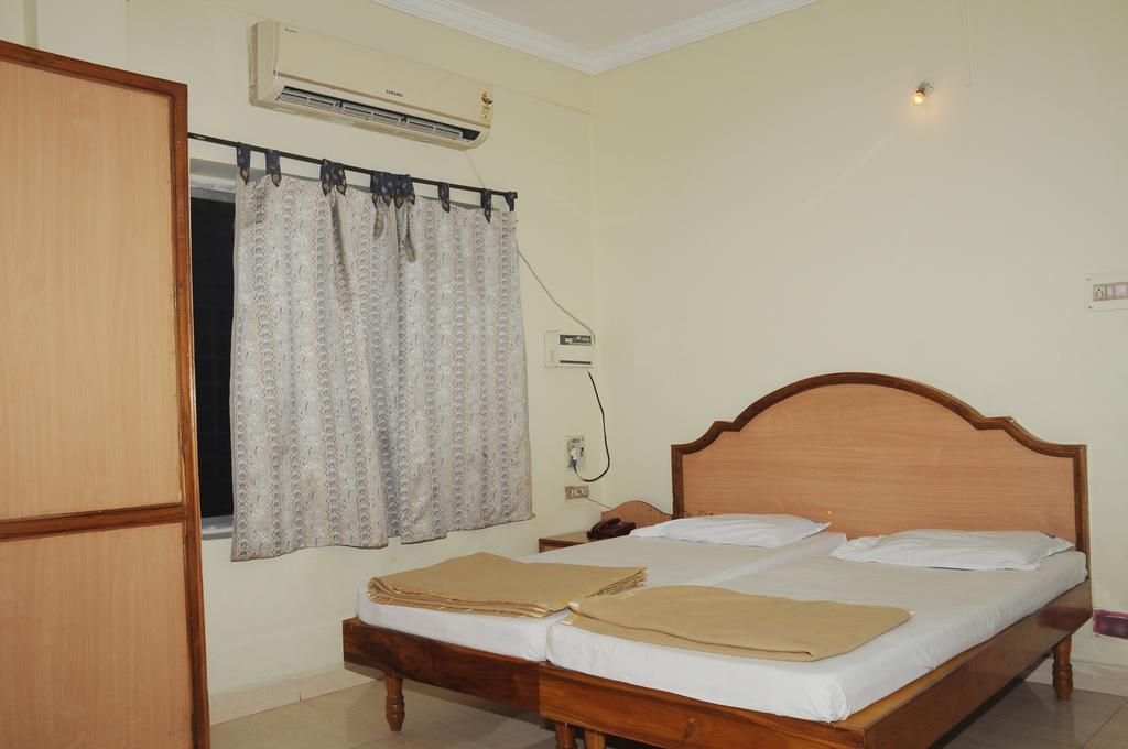 Hotel Agarala Residency Tirupati Kamer foto