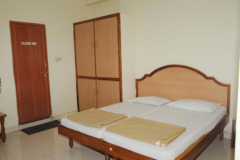 Hotel Agarala Residency Tirupati Buitenkant foto