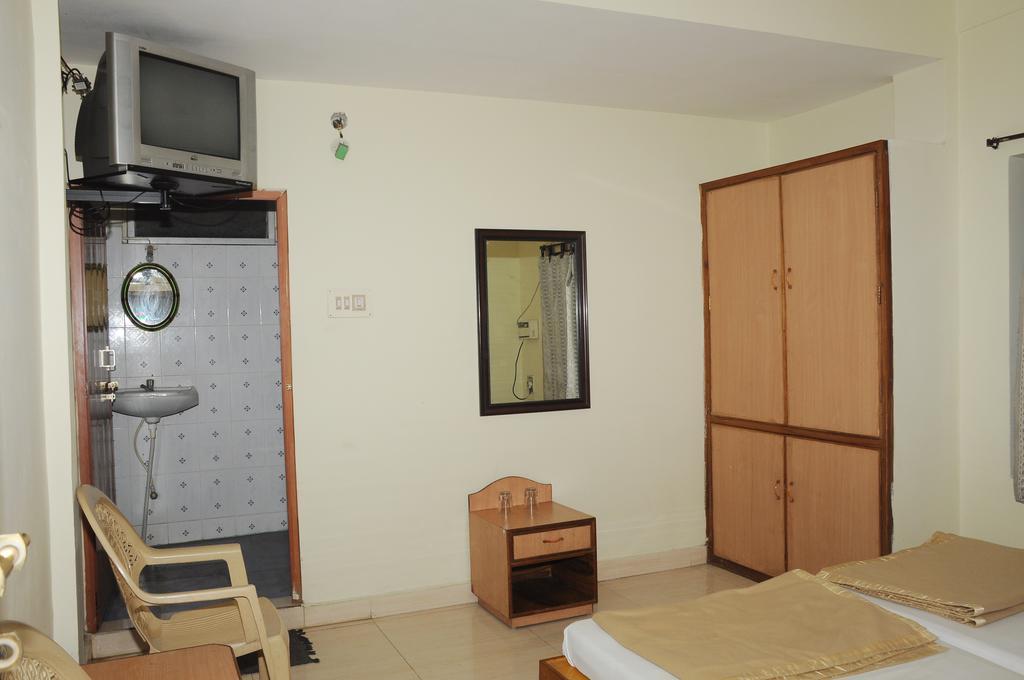 Hotel Agarala Residency Tirupati Kamer foto
